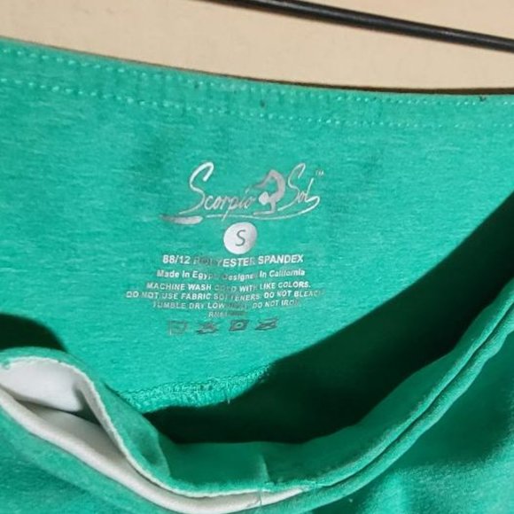 2 Pair of Scorpio Sol Cut-Out Yoga 3/4 Capri Leggings - Size Small - Picture 5 of 5